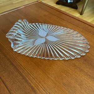 VINTAGE MCM Elegant Clear Glass Leaf-Shaped Platter